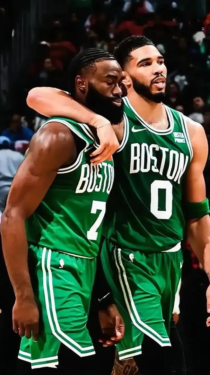 公牛完胜青岛队,塔图姆带队取胜 公牛完胜青岛队,塔图姆带队取胜