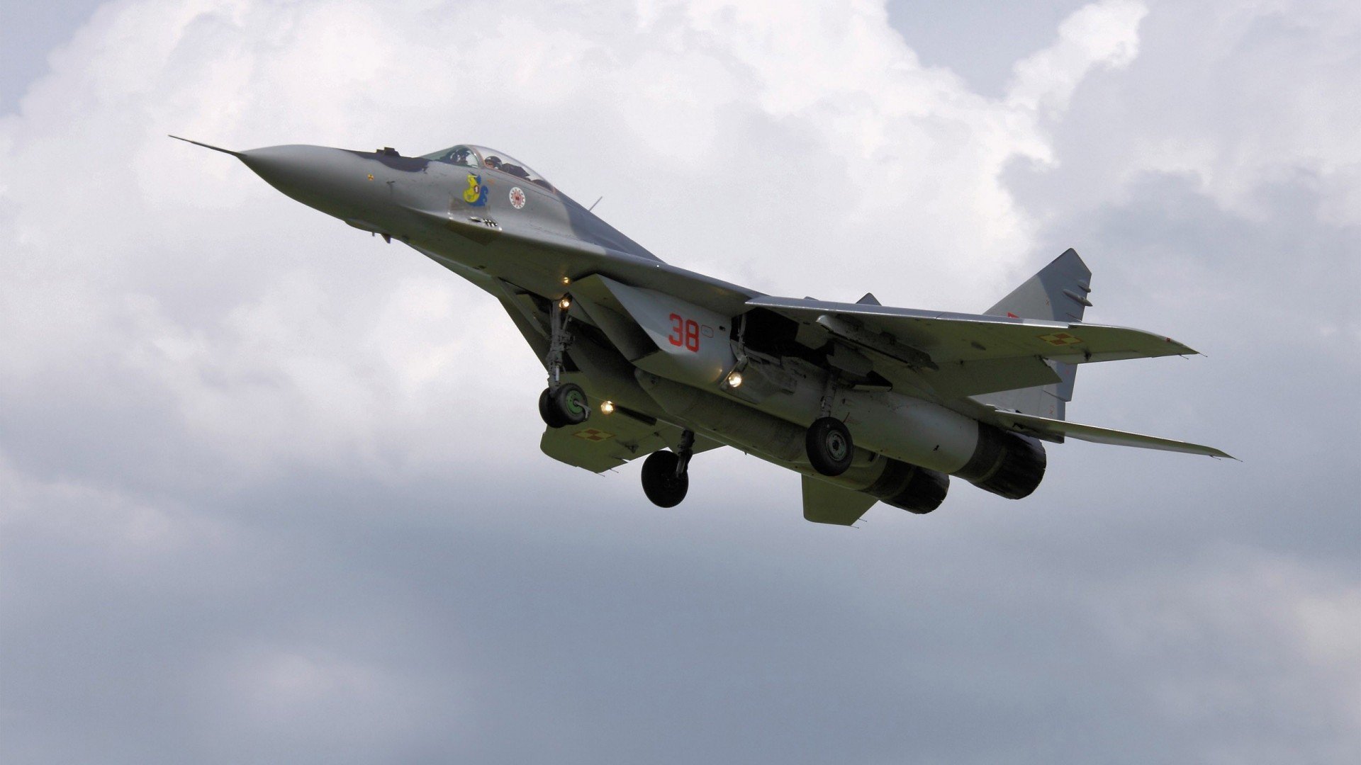 英格拉姆封神之战!老鹰加时搏命擒热火挺进季后赛