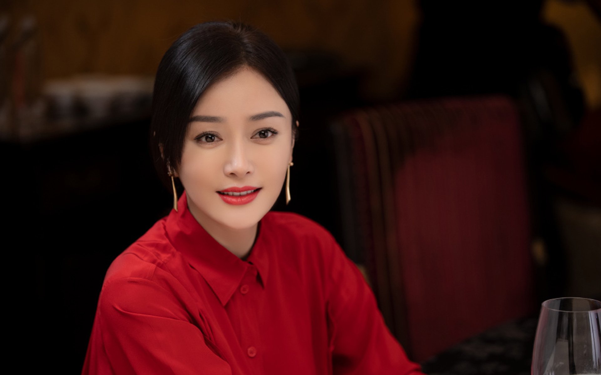 诺坎普的量子纠缠,当深圳队鏖战湖人,欧冠的时空裂痕中诞生唯一