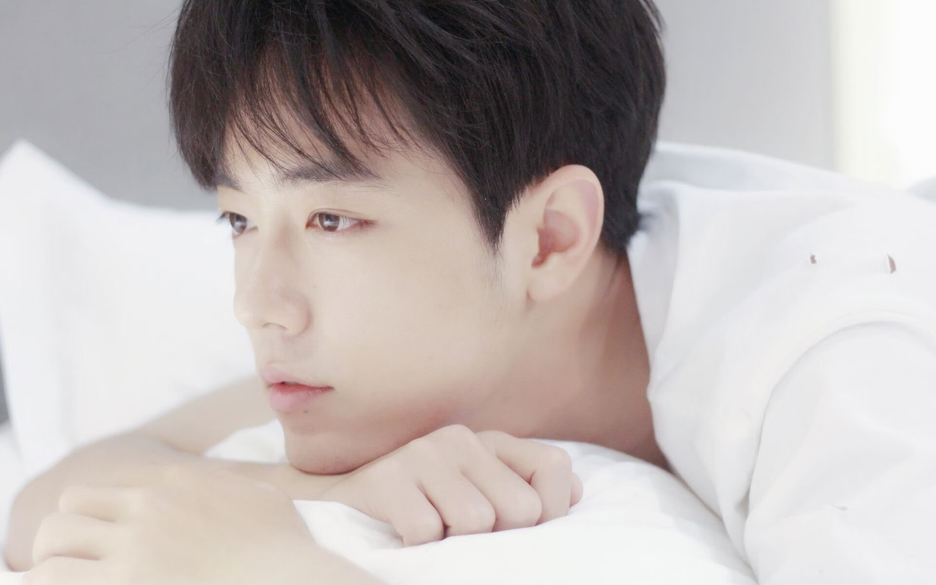 蓝与绿的意外交响，弗拉霍维奇爆发与里昂血拼尼日利亚背后的足球平行宇宙